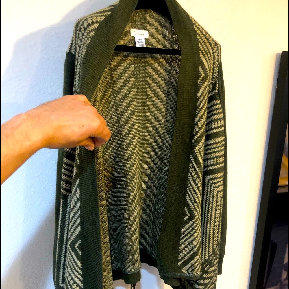 Trillium  100 % Acrylic Green & Cream Sweater